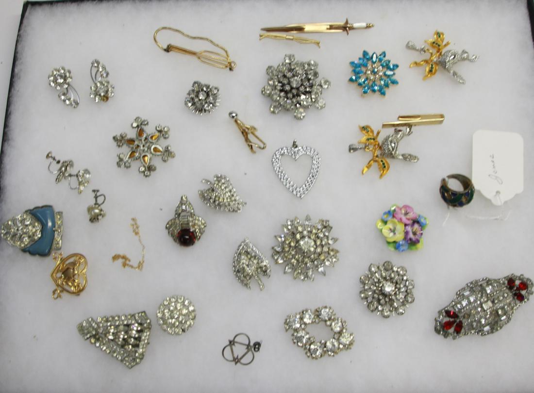 LOT OF COSTUME JEWELRY: INCLUDING - DESIGNER "JOMAZ" RING, PINS, BROOCHES, AND EARRINGS