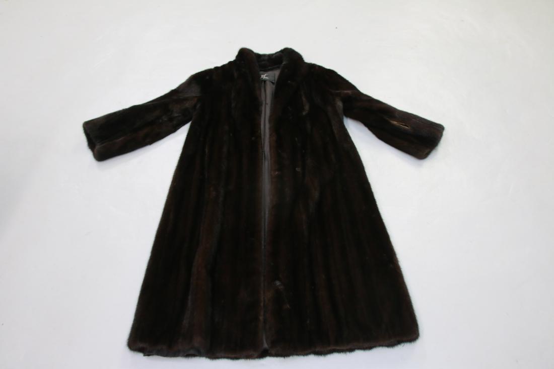 LADIES MINK FUR COAT: SMALL SIZE LADIES MINK FUR COAT BY: WINTER FUR RED BANK, NEW JERSEY