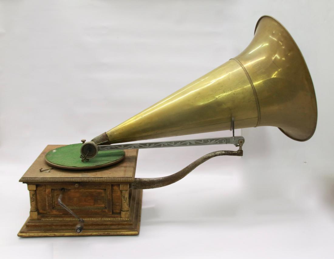PHONOGRAPH (1 of 3)