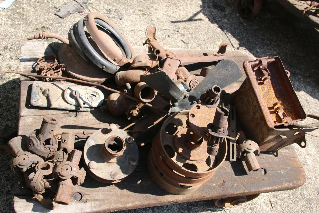 LOT OF MODEL "T" FORD PART: LOT OF MODEL "T" FORD PART