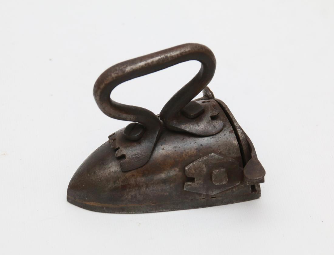 OXTONGUE SLUG IRON: EUROPEAN BLACKSMITH MADE IRON - VERY UNUSUAL . 4"