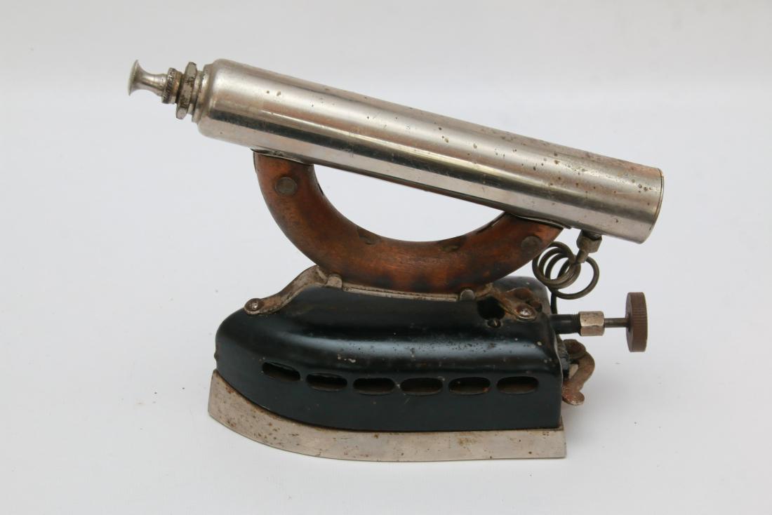 ACORN MFG. IRON: FUEL TANK HANDLE WITH PUMP . 6 3/4"