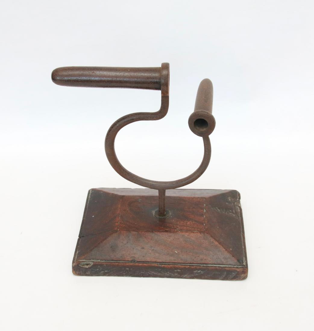 DOUBLE GOFFERING IRON: MONKEY TAIL POSTS WITH WOODEN BASE - EARLY 1800'S . 10"H - BASE 9" X 6 1/2"