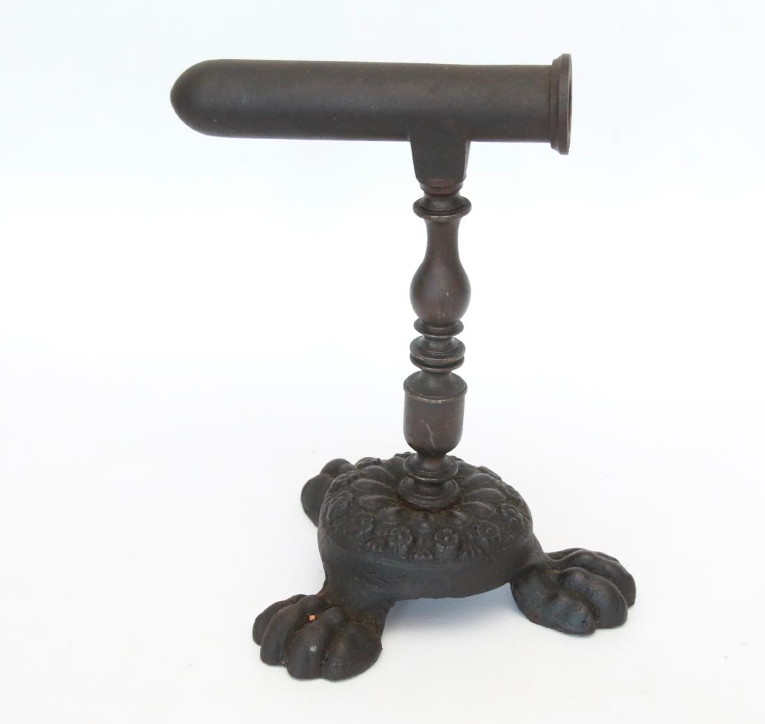 GOFFERING IRON: SINGLE BARREL IRON ON TRIPOD "PAW" FEET - TURNED POST . 9"