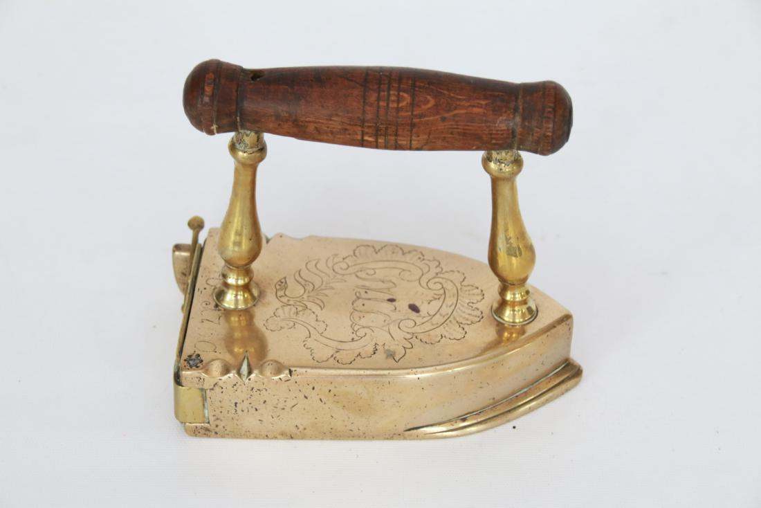 BRASS SLUG IRON: WITH SWING GATE, ENGRAVED TOP, INITIALS, AND DATE (1760) - HAS EXTENDED SOLE ON NOSE . 6"