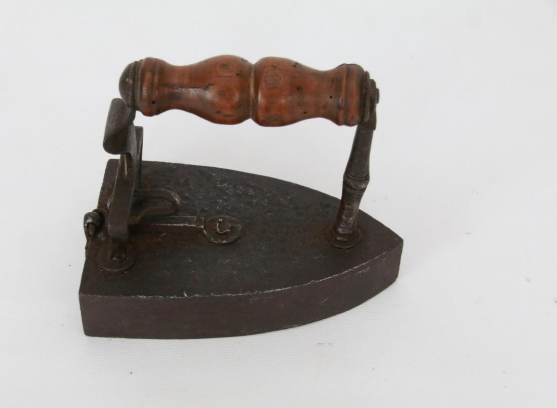 EARLY SLUG IRON: BLACKSMITH MADE - SWING GATE, WROUGHT IRON LATCH, AND TURNED POSTS - LATE 1700'S . 7"