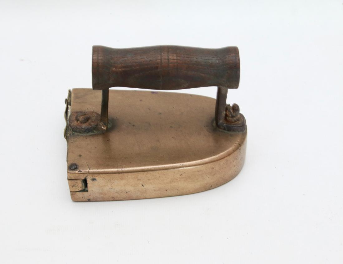 BRASS SLUG IRON: WITH ROUND NOSE, SWING GATE, AND CIRCA 1800 . 5 1/4"