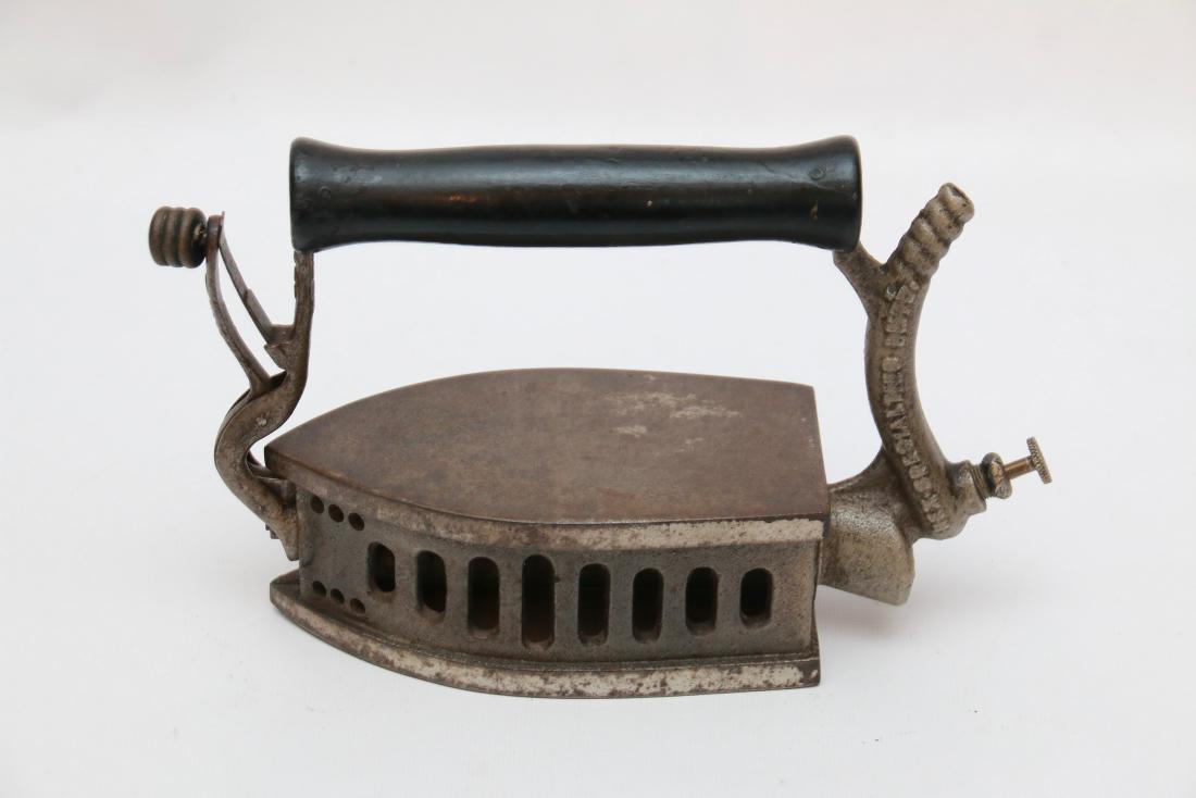 REVOLVING IRON: NATURAL GAS IRON - MADE IN WINDSOR, ONTARIO - REX SPECIALTIES LMTD. . 6 1/2"