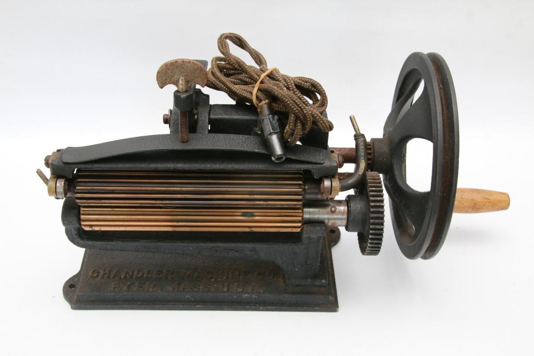 MACHINE FLUTER: BELT DRIVEN FLYWHEEL - CHANDLER MACHINE CO. - ELECTRIC HEATER . 8" ROLLS