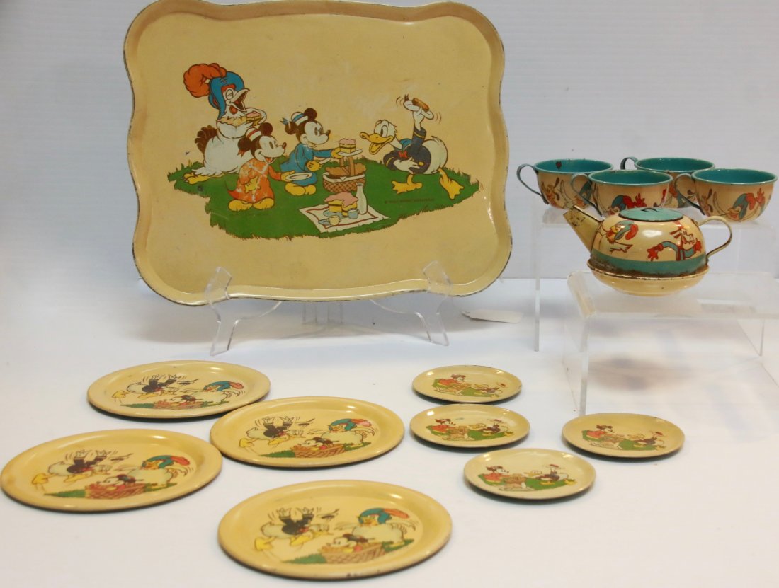 TIN LITHO TEA SET: MARKED "WALT DISNEY ENTERPRISES" BY; OHIO ART CO. - 14 TOTAL PIECES Size:TRAY 9 3/4" X 8"