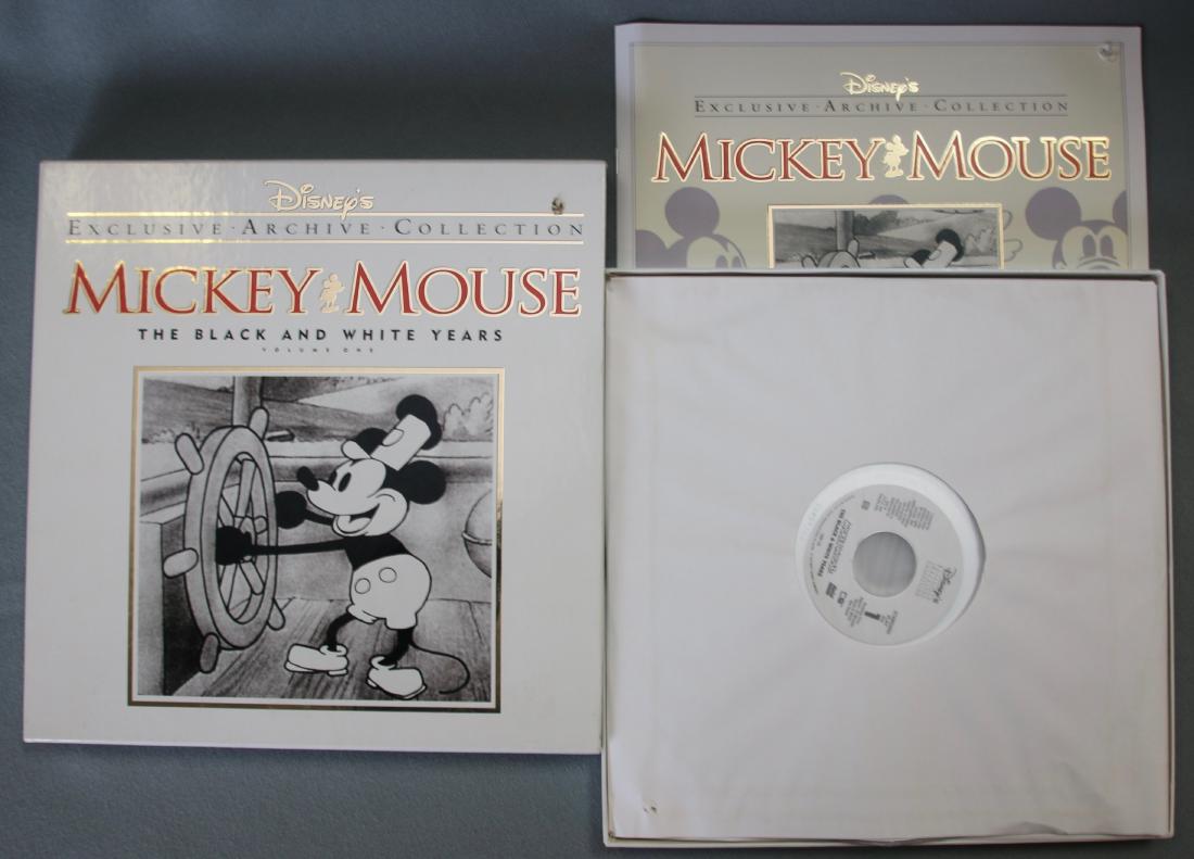MICKEY MOUSE LASERDISC SET: MICKEY MOUSE "THE BLACK AND WHITE YEARS" VOLUME 1 (5 DISCS)