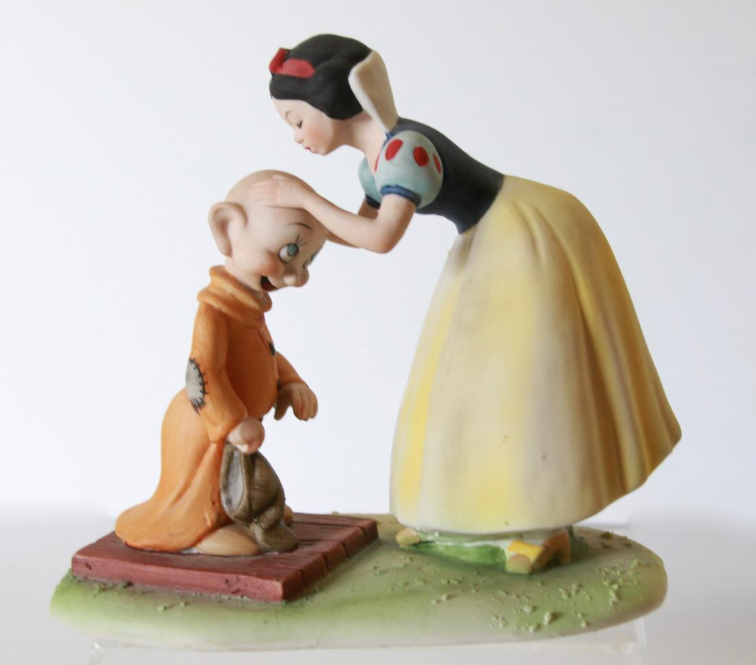 WALT DISNEY PRODUCTIONS BISQUE FIGURE: SNOW WHITE AND DOPEY - HAND PAINTED, MADE IN JAPAN Size:7 1/2" X 6 1/2"