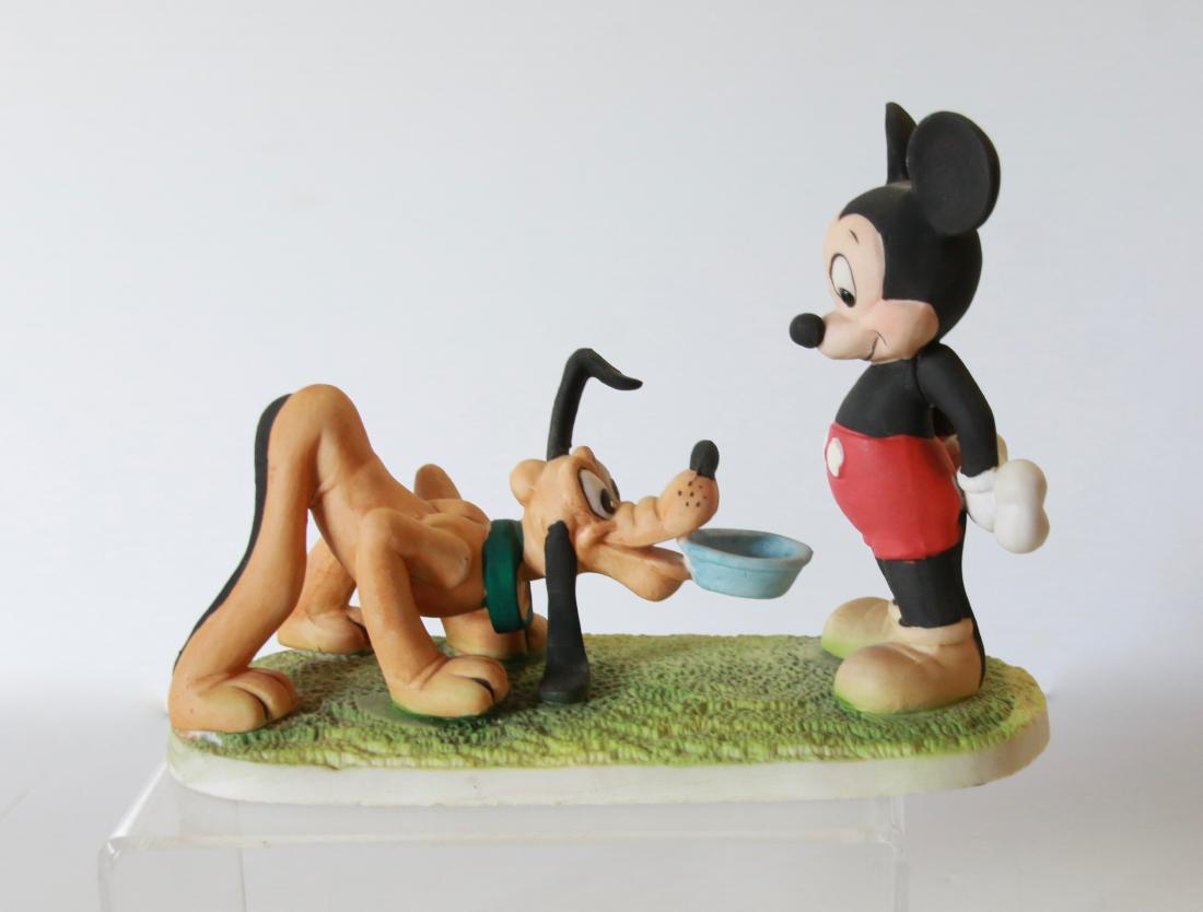 WALT DISNEY PRODUCTIONS BISQUE FIGURE: MICKEY MOUSE AND PLUTO - HAND PAINTED MADE IN JAPAN Size:7" X 5"