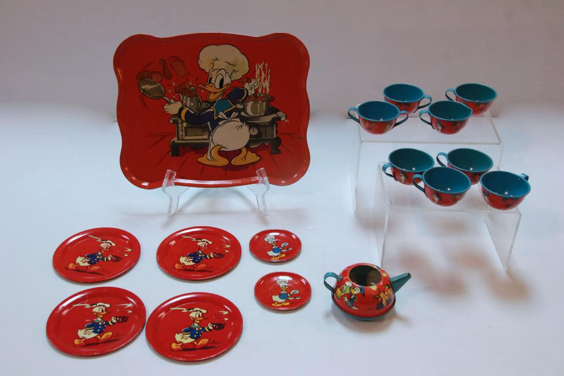 WALT DISNEY CHILDRENS TEA SET: DONALD DUCK 16 PIECE TIN LITHO TEA SET - OHIO ART CO. - MARKED 1939 WALT DISNEY PRODUCTIONS SIZE:TRAY 10" X 8"