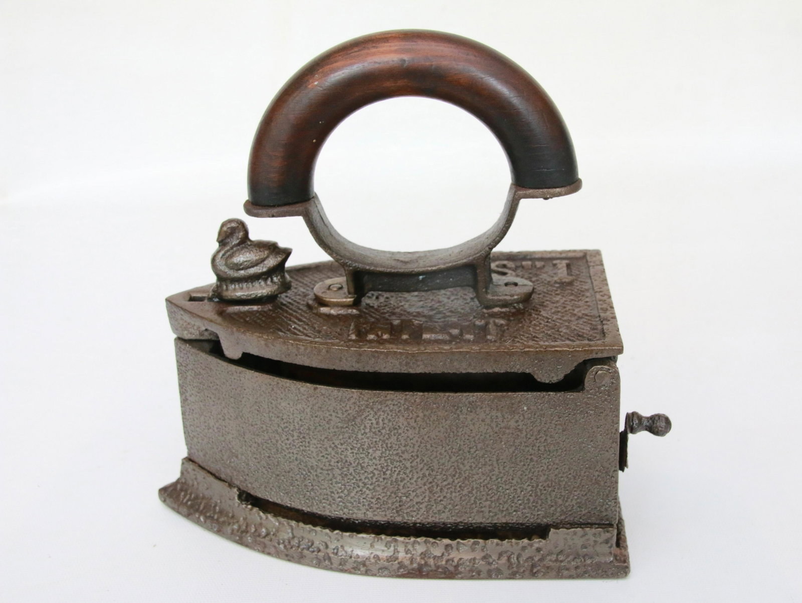 CHARCOAL IRON: SWAN LATCH DESIGN - VENUS 1 PATENT Size: 8"
