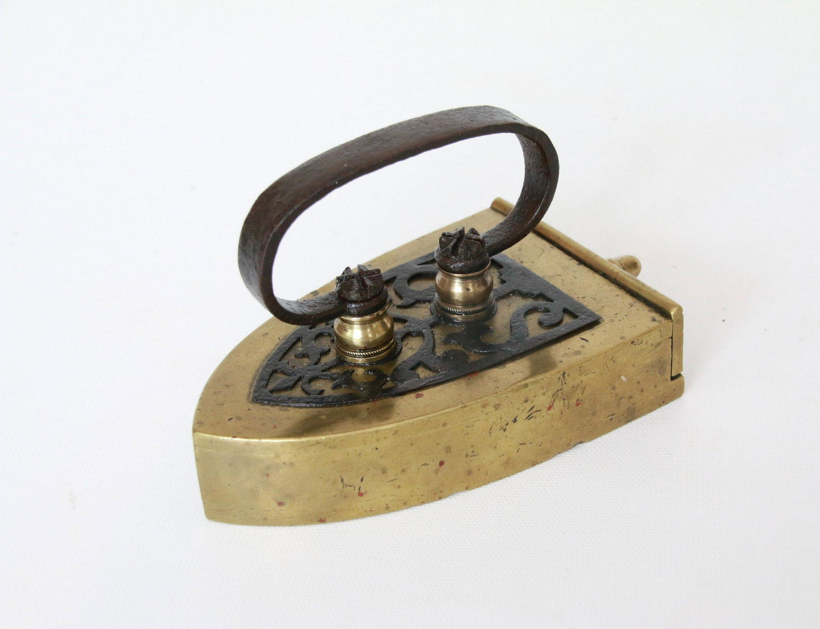 BRASS SLUG IRON: OVERLAY GRID DESIGN ON TOP - HAND WROUGHT HANDLE Size: 5 1/2"