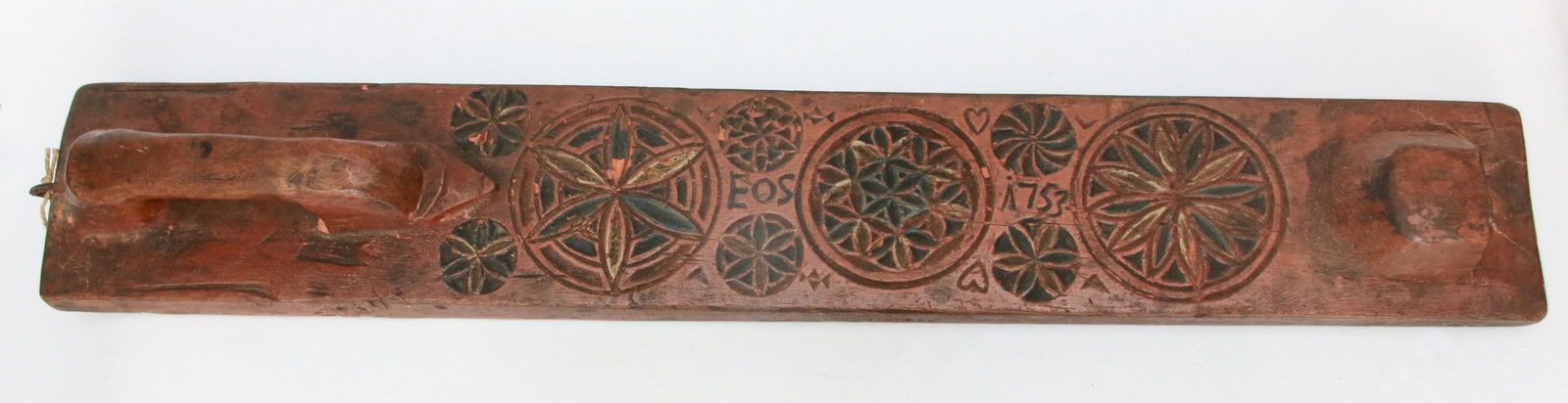 18TH CENTURY MANGLING BOARD: DATED 1753 - HEART MOTIF MANGLING BOARD Size: 29" L