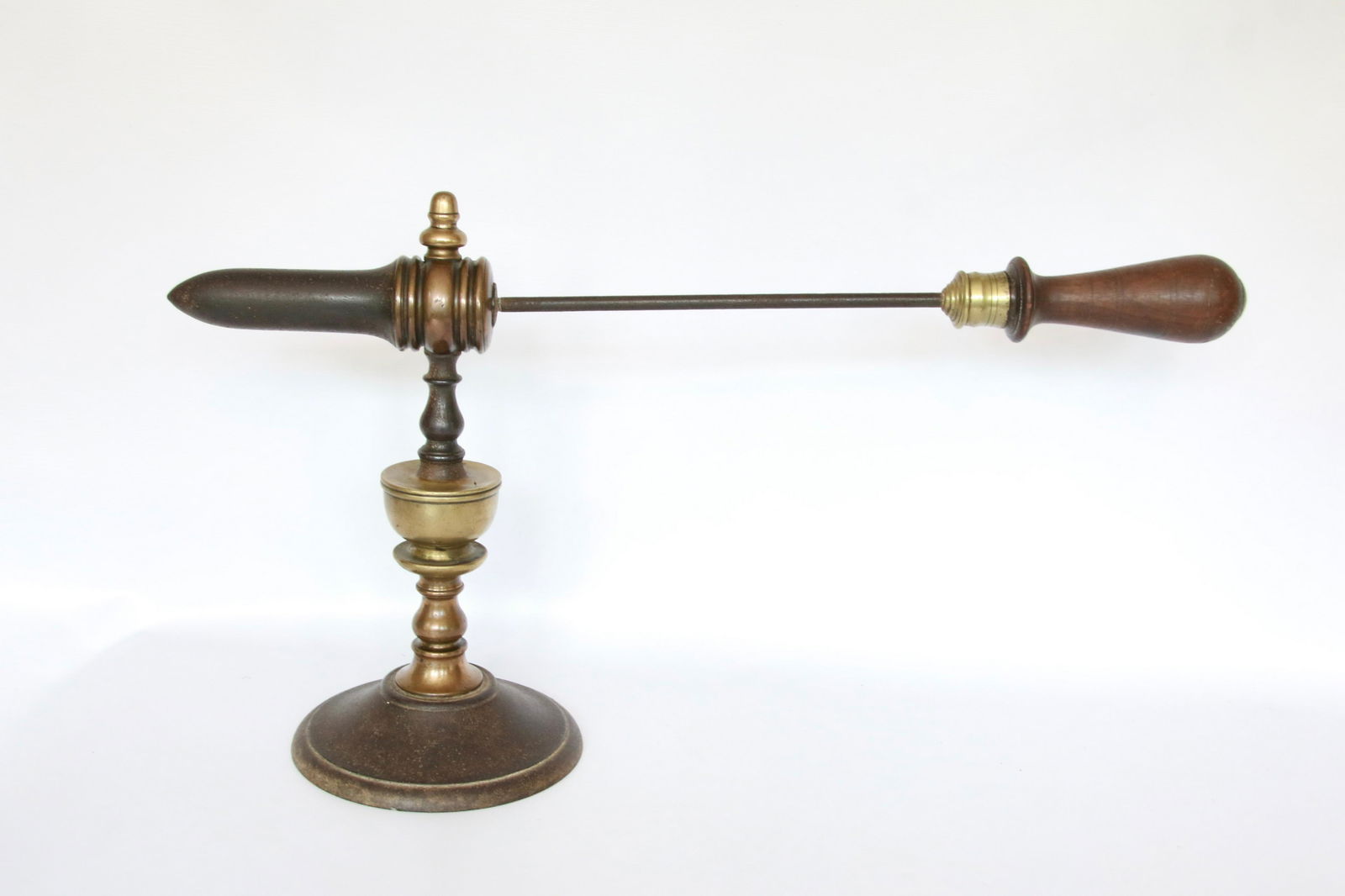 GOFFERING IRON: SINGLE POST BRASS AND IRON GOFFERING IRON WITH HEAVY POST AND ORIGINAL SLUG Size: 5 1/2" BARREL