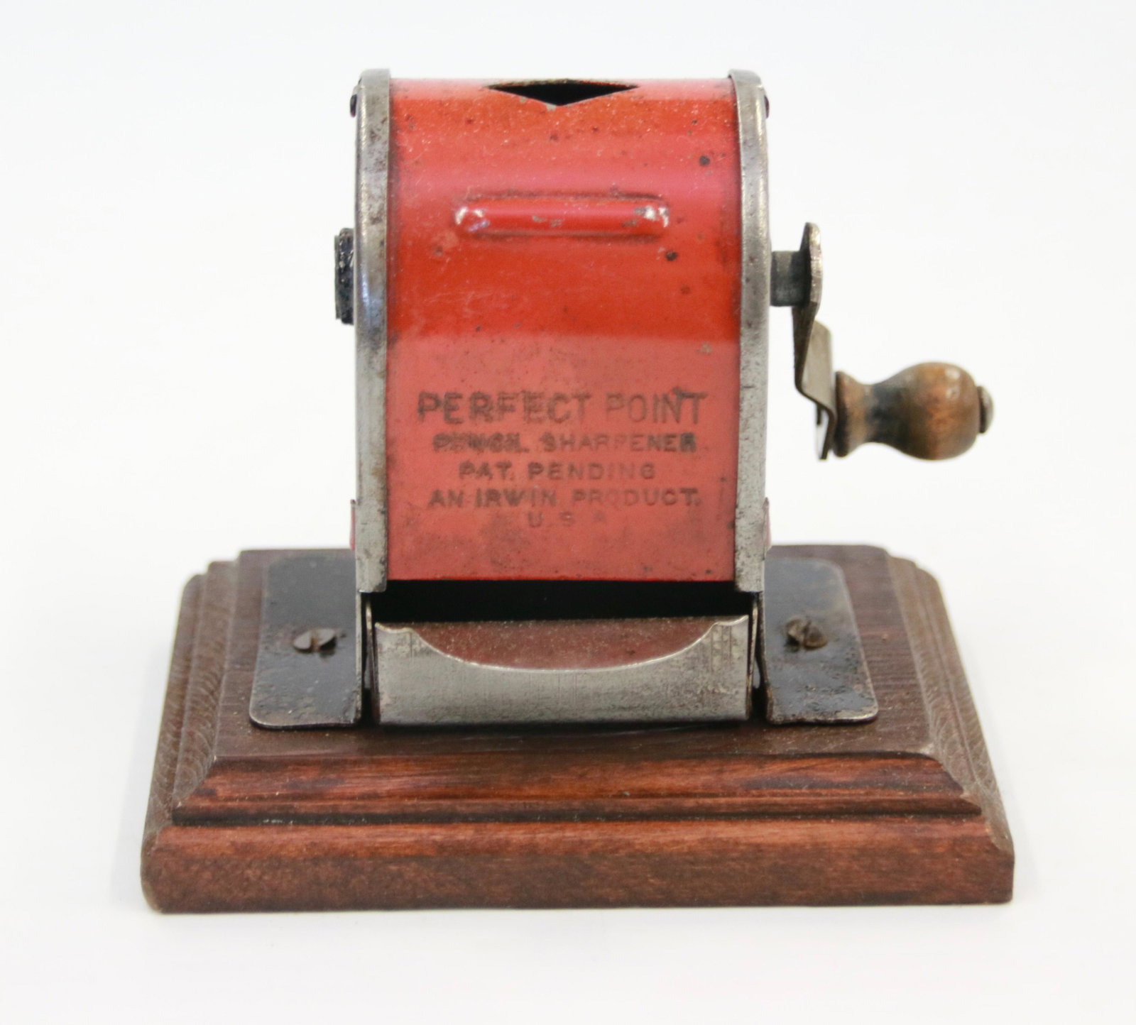 VINTAGE "PERFECT POINT" PENCIL SHARPENER: AN IRWIN PRODUCT - PATENT PENDING - PAINTED TIN Size: 3 3/4" X 3 1/2"