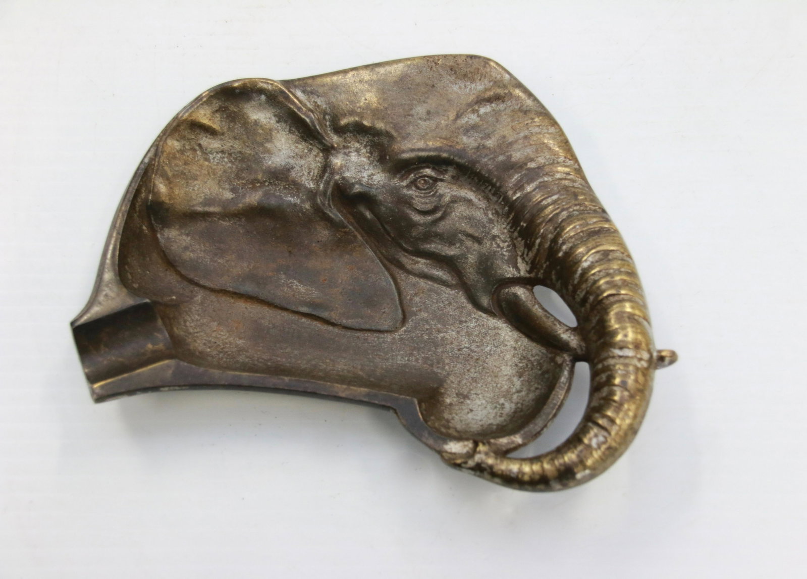 VINTAGE CAST IRON ASHTRAY: CAST IRON ELEPHANT ASHTRAY IN ORIGINAL PAINT - EXCELLENT FORM - #665 Size: 6 3/4" X 5"