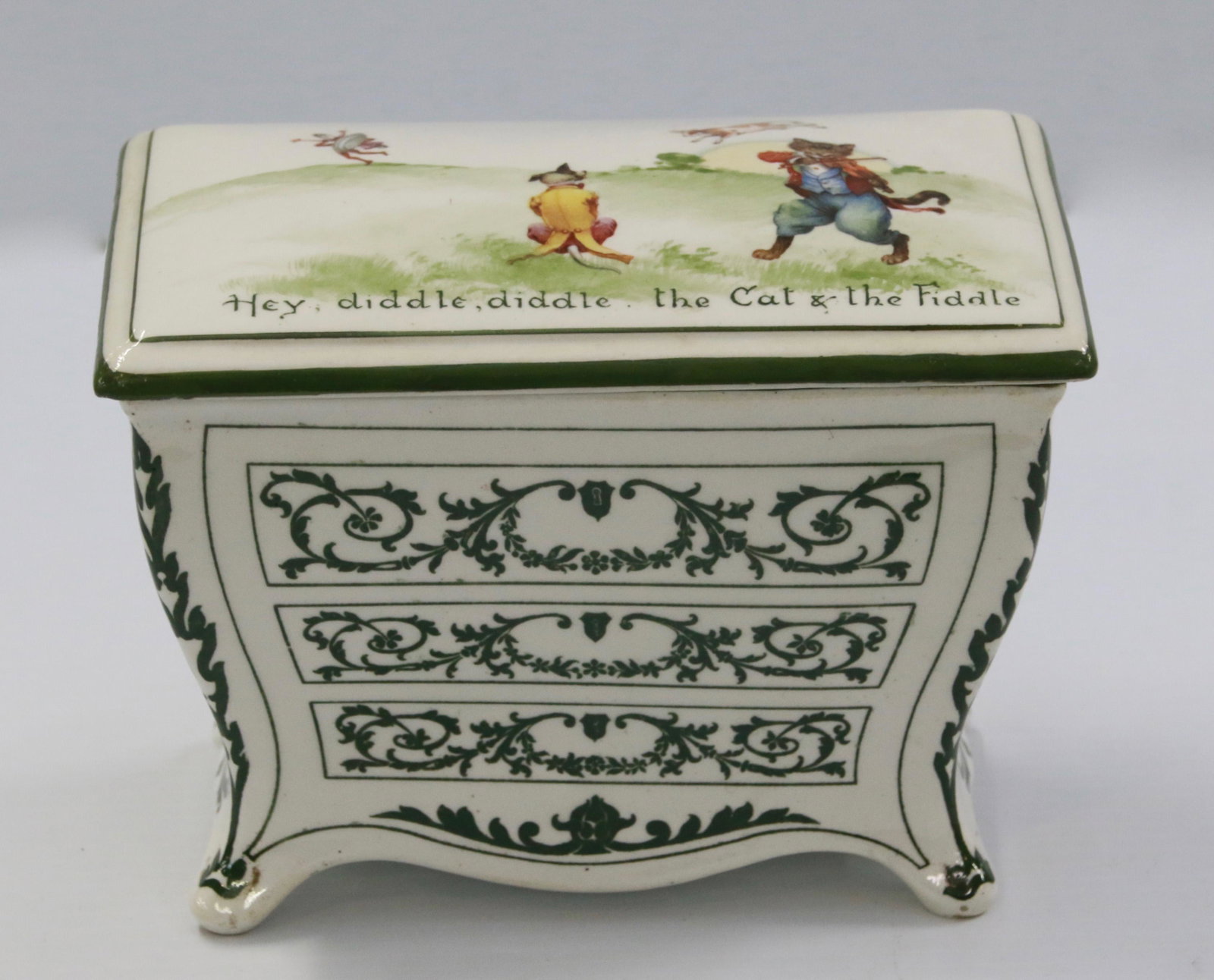 ROYAL DOULTON BISCUIT BOX: HUNTLEY & PALMERS BISCUITS - NURSERY RHYMES COLLECTION "HEY DIDDLE DIDDLE" Size: 7 1/4" X 4 1/2" X 5 3/4"