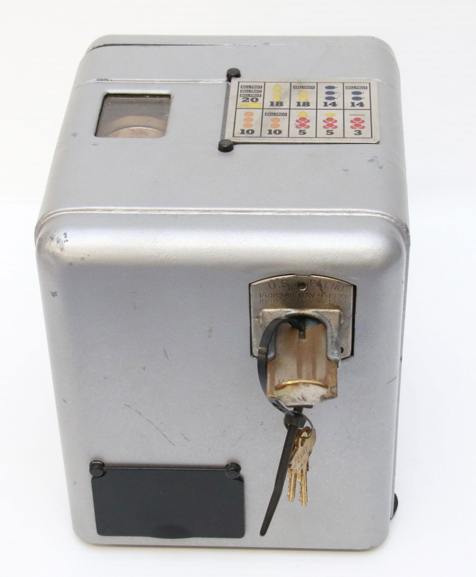 VINTAGE TABLE TOP SLOT MACHINE: 5 CENT - CIRCA 1930'S MACHINE IN WORKING ORDER WITH KEYS Size: 7" X 7 1/2" X 8"