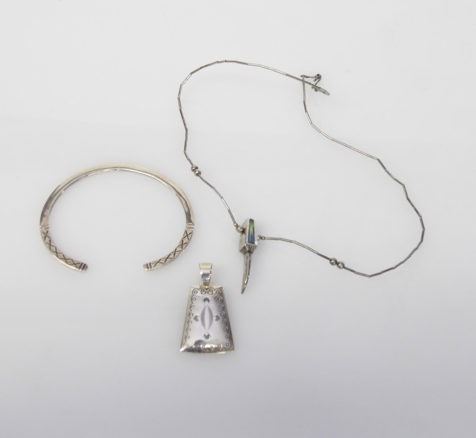 NATIVE AMERICAN STERLING GROUP: PENDANT - FLAT BANGLE - STERLING CLAW WITH OPAL ON CHAIN .86 OZT - 1.75" X 1"