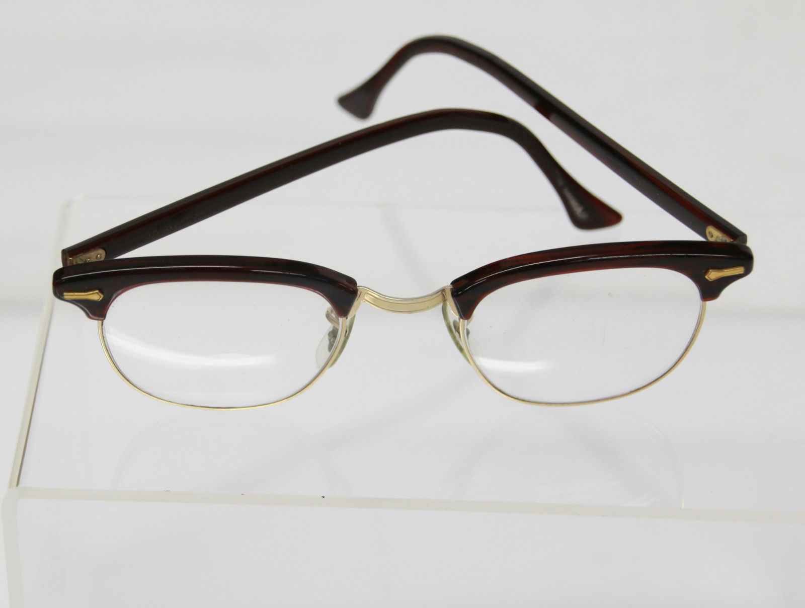 PAIR OF EYEGLASSES: GOLD FILLED FRAMES WITH BAKELITE 5.5" W
