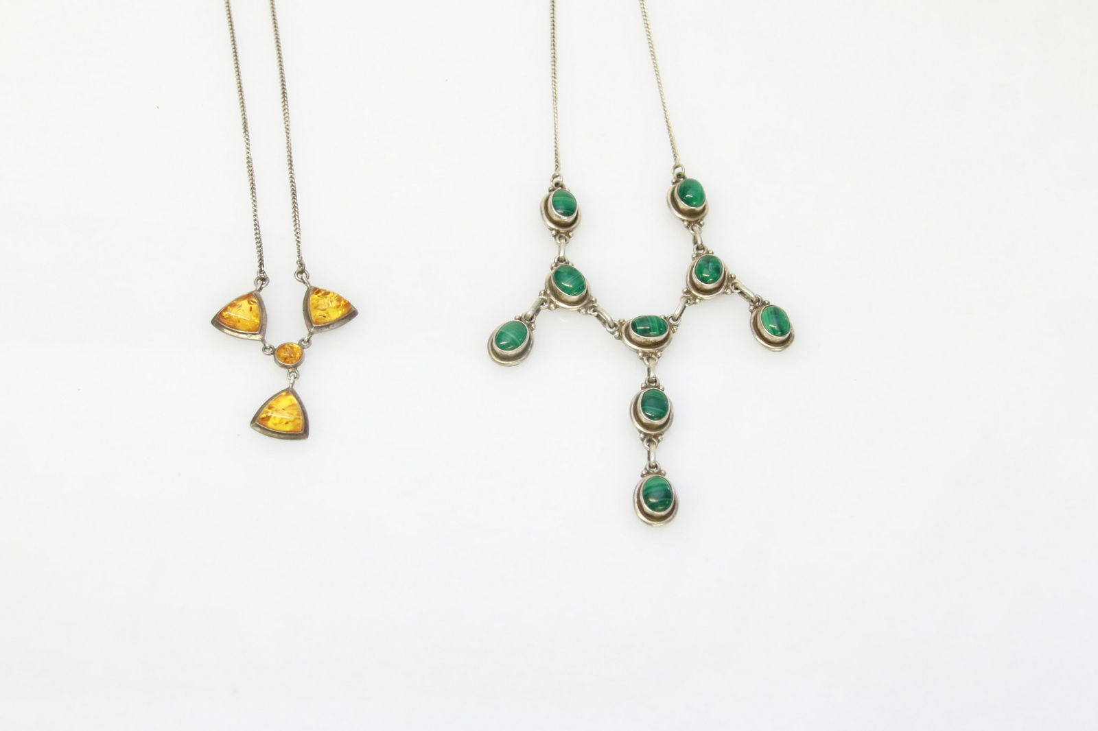 STERLING SILVER LOT: MALACHITE AND CABOCHON NECKLACE - AMBER MOSAIC "POLAND" 1.06 OZT - 17" L