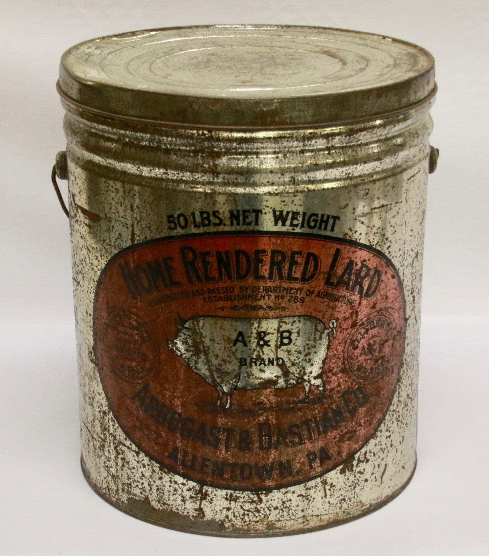 TIN LARD CAN ALLENTOWN, PA: A&B BRAND LARD. BAIL HANDLE. Size: 14 1/2" H.