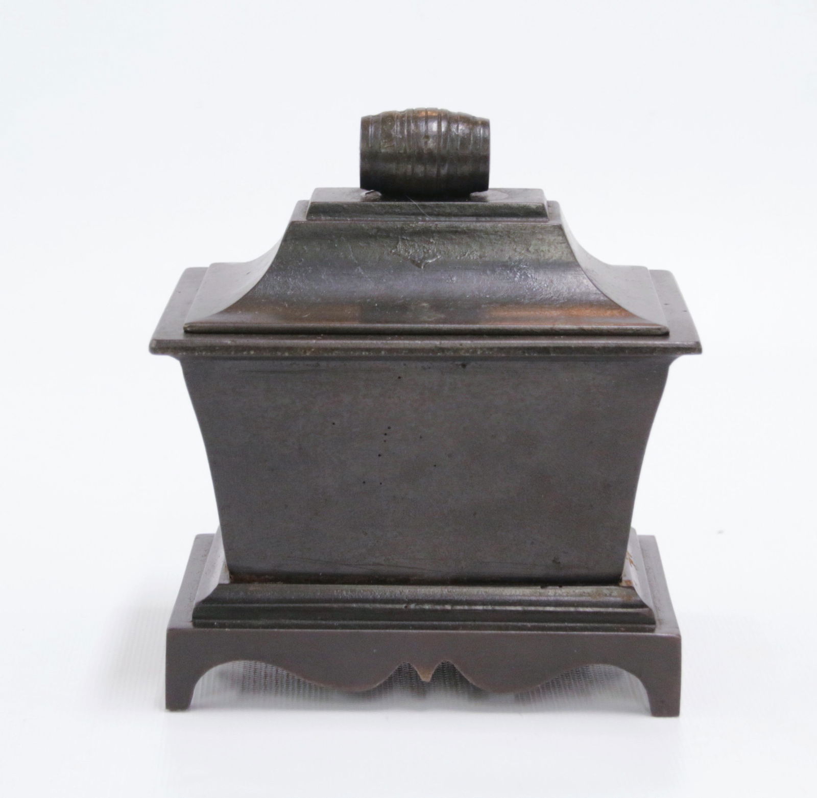 CAST IRON TOBACCO CADDY: 18TH CENTURY QUEEN ANNE CAST IRON TOBACCO BOX WITH RARE BARREL FINIAL Size: 5" H X 4 1/2" W X 3" D We do not give IN-HOUSE shipping quotes. Please email japakmail@earthlink.net - All items once paid w