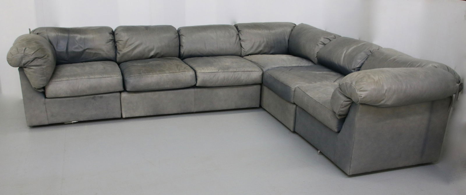 VINTAGE LEATHERCRAFT SECTIONAL SOFA Feb 08, 2020 Hartzell's Auction