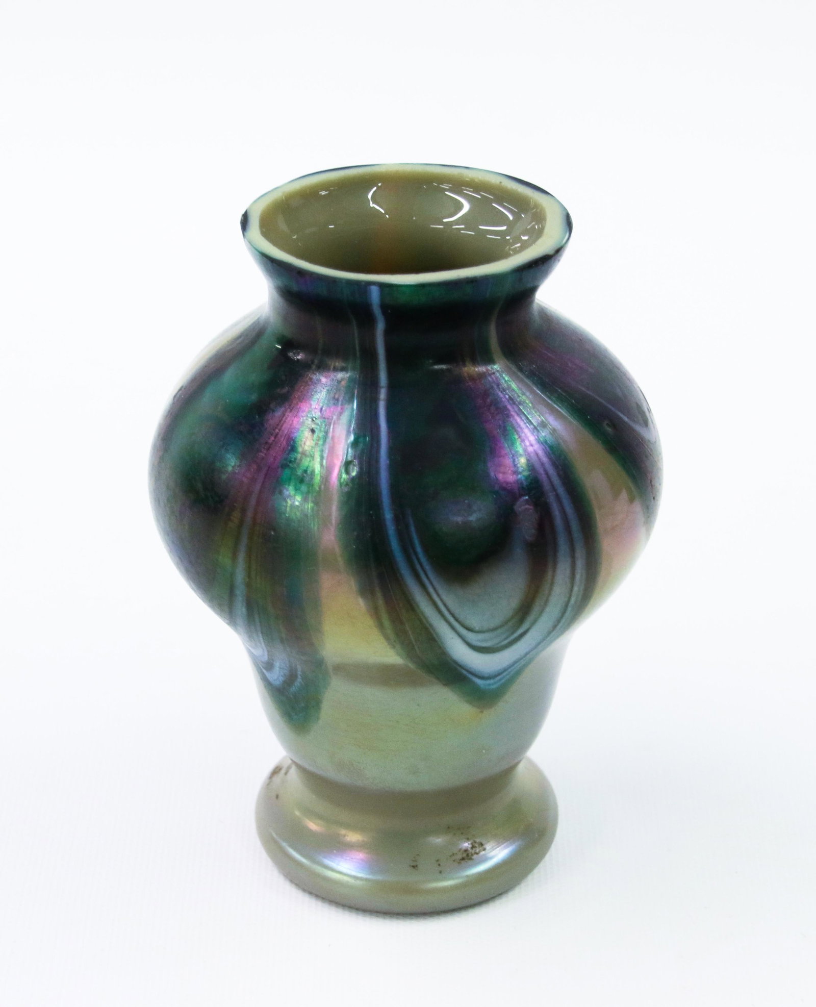 ART GLASS VASE: LOETZ TYPE VASE WITH GROUND RIM - IN PURPLE AND IRIDESCENT Size: 5" X 3.5" Important Shipping Information: We do not give IN-HOUSE shipping quotes. Please email japakmail@earthlink.net - All items onc