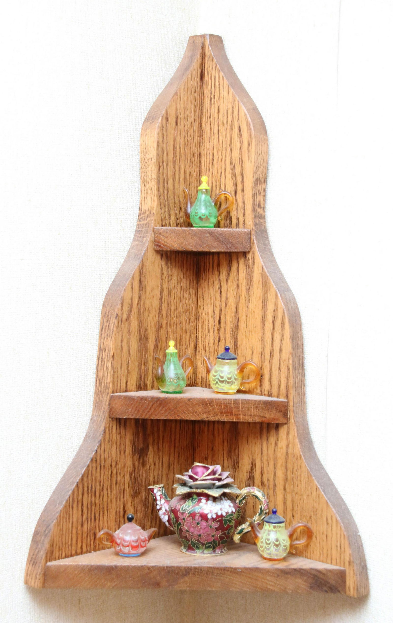 PR. OF OAK CORNER SHELVES AND CONTENTS (1 of 2)