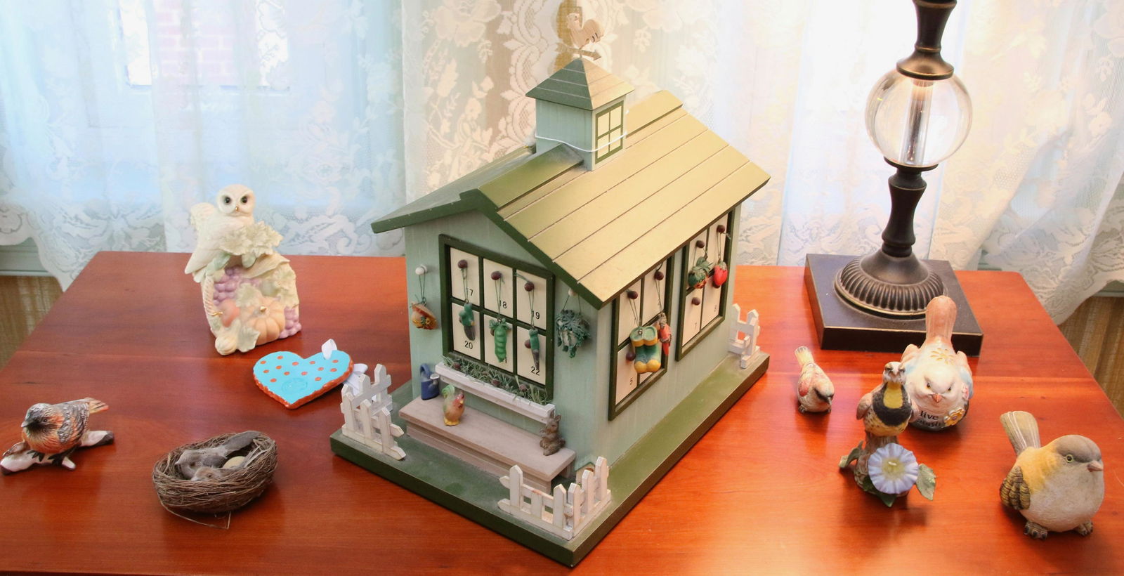 HAND CRAFTED BIRD HOUSE LOT (1 of 3)