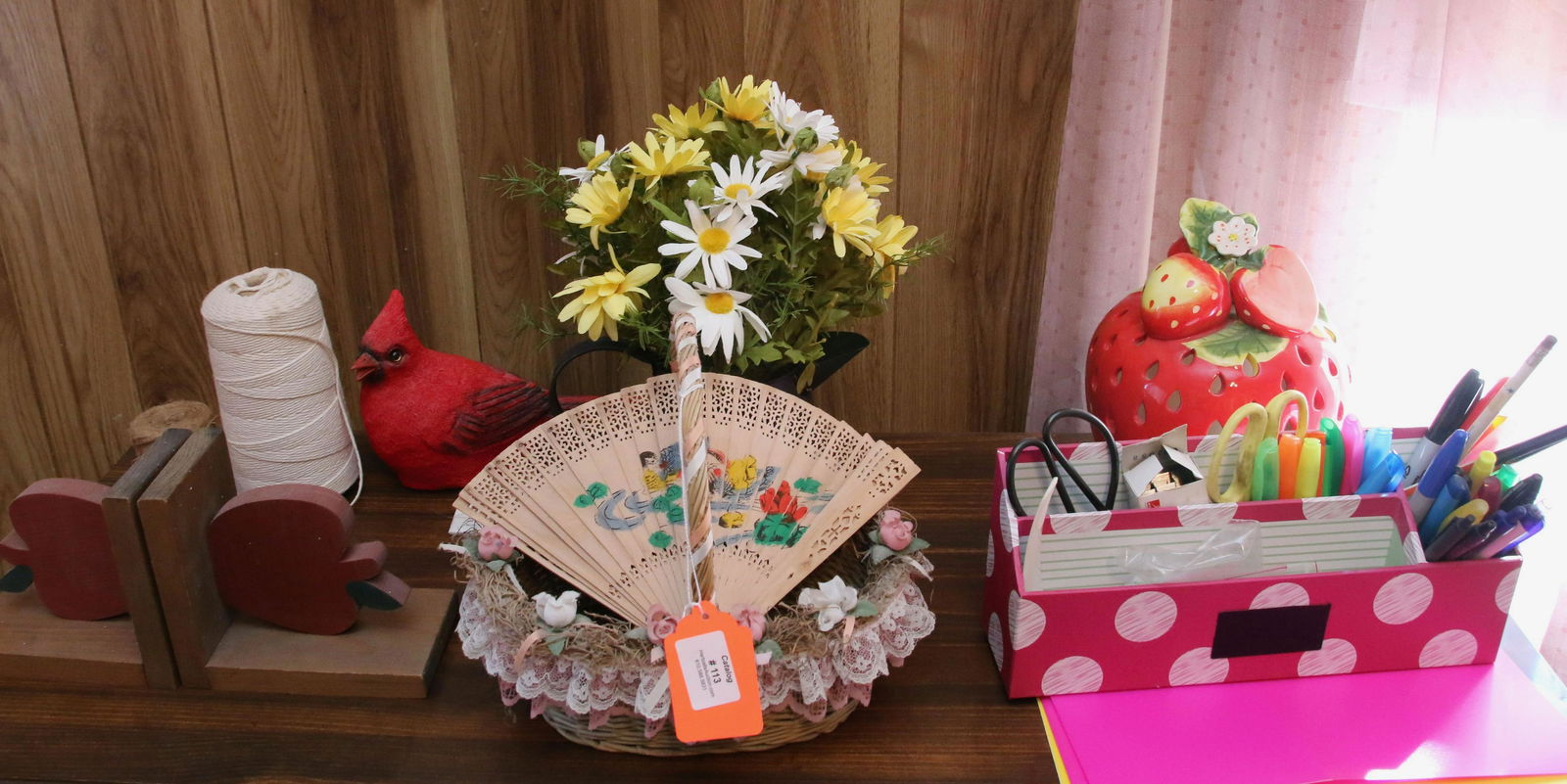 CONTENTS ON TOP OF DESK (1 of 1)