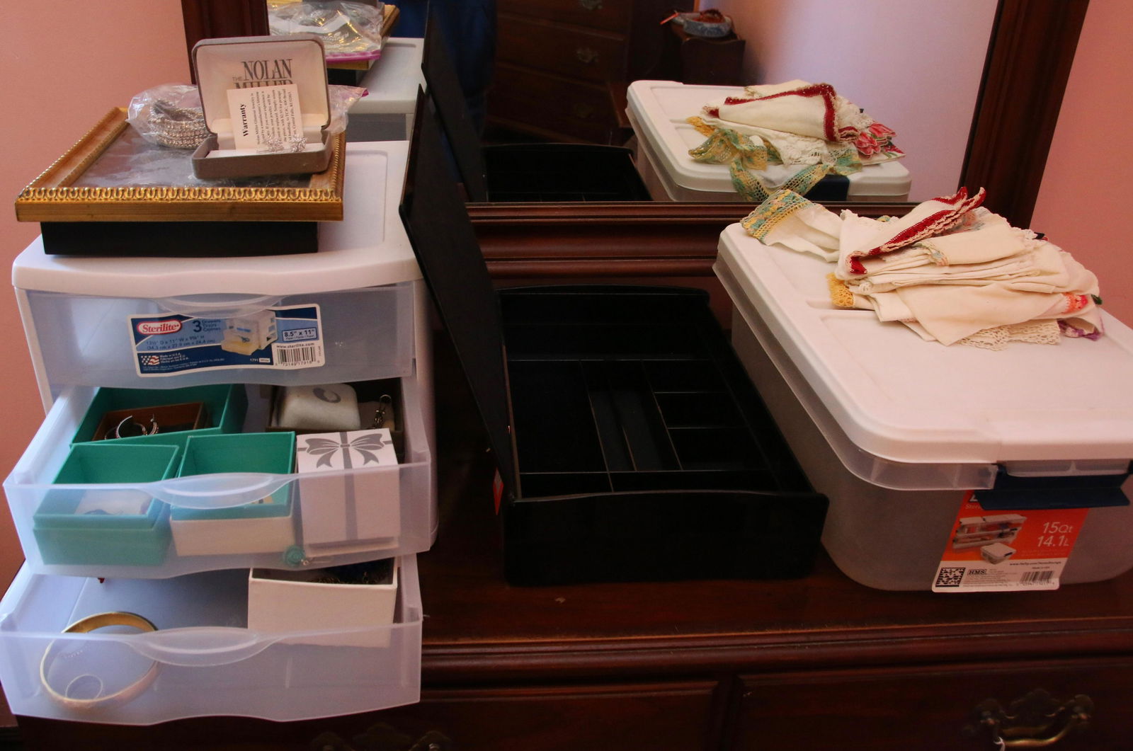 LARGE LOT OF JEWELRY (1 of 5)