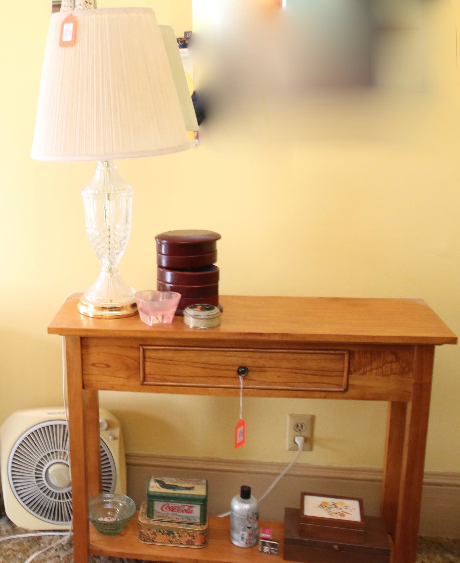 CRYSTAL TABLE LIGHT AND MISC: LIGHT WITH DRESSER TRAYS AND JEWELRY BOXES