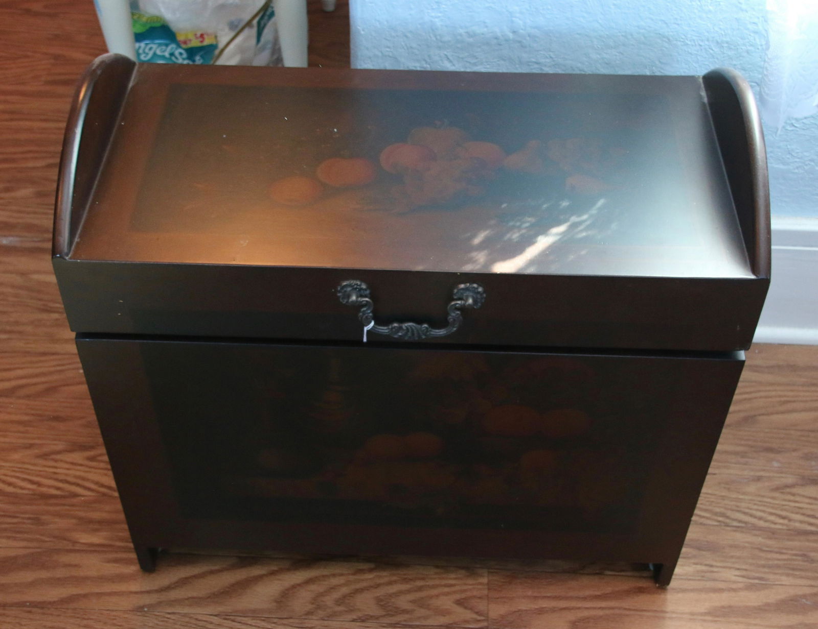 PAINTED LIFT LID CHEST (1 of 2)