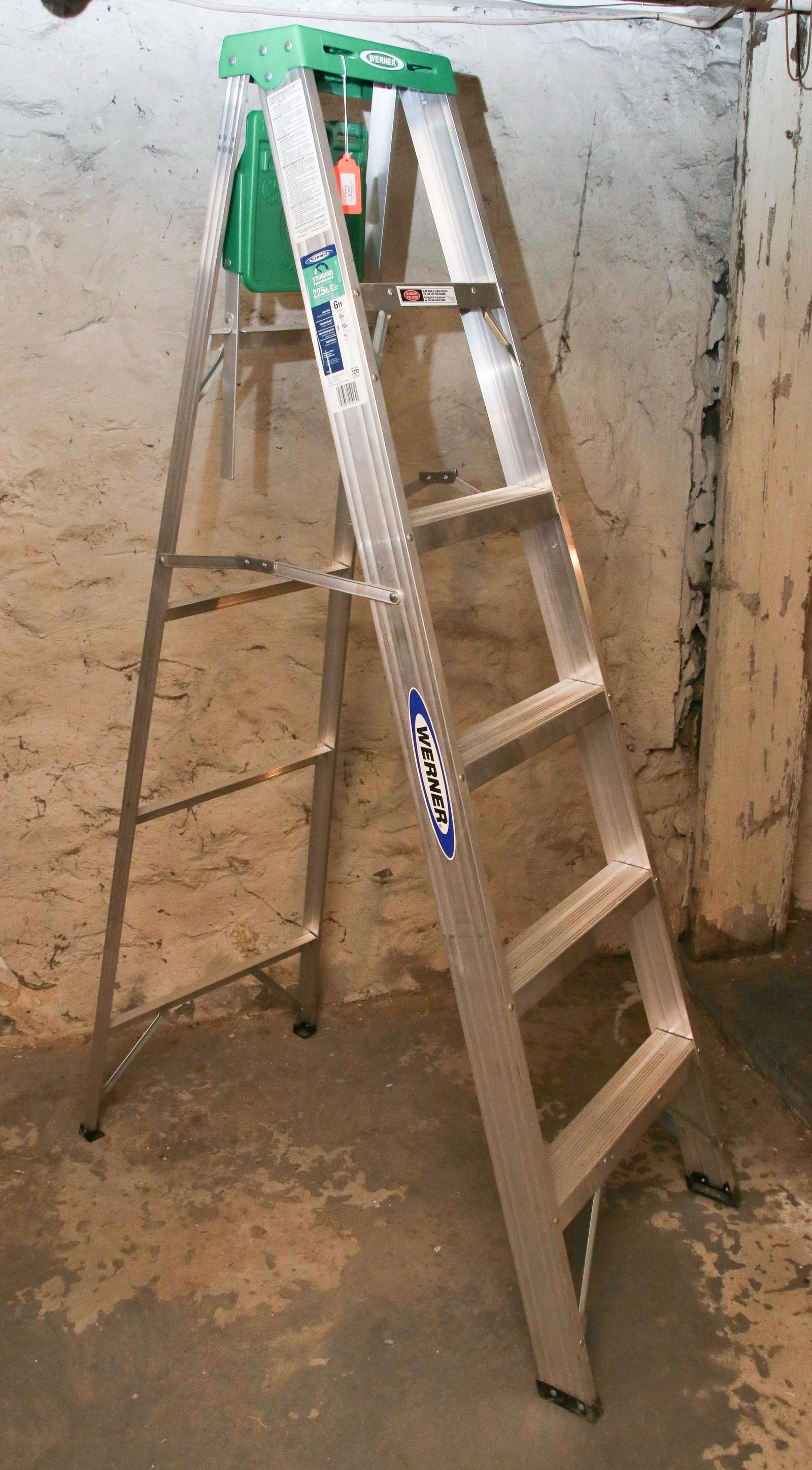 WERNER ALUMINUM LADDER (1 of 2)