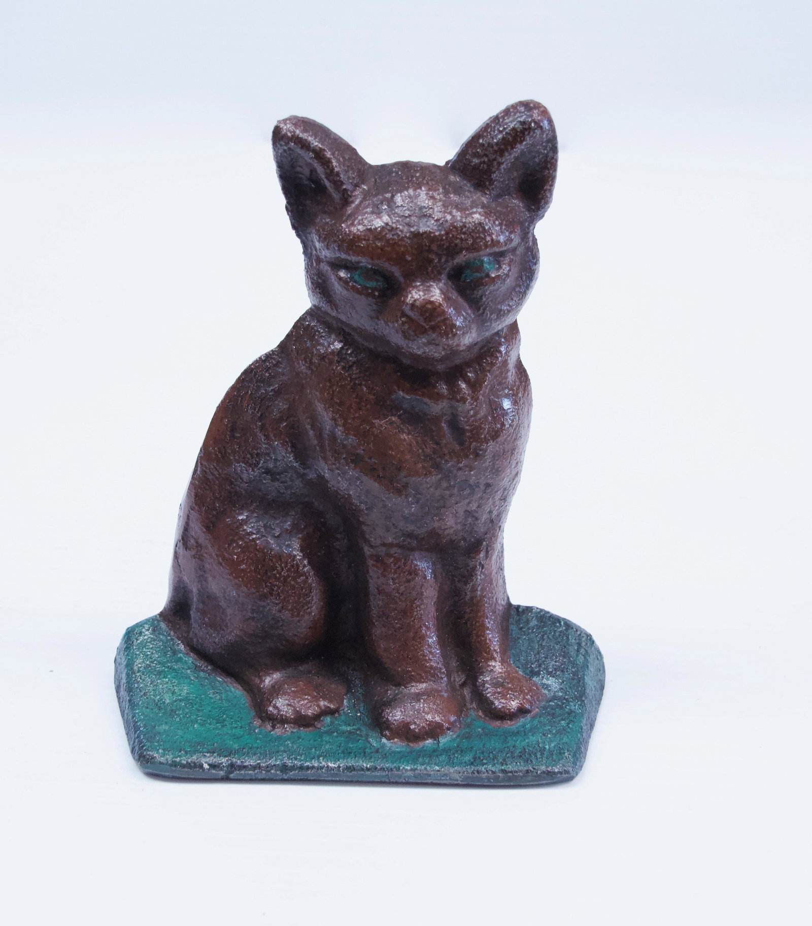 CAST IRON CAT DOOR STOP: PAINTED SURFACE - SITTING POSITION Dimensions: 5 1/2"