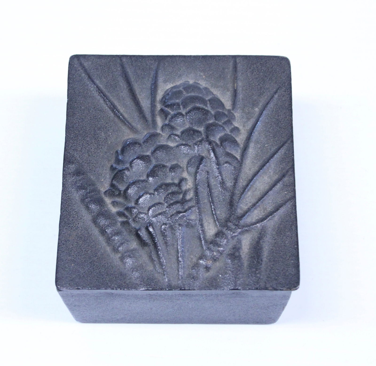 CAST IRON LIDDED BOX: PINECONE MOTIF Dimensions: 2" X 4 1/4" X 2 1/2"
