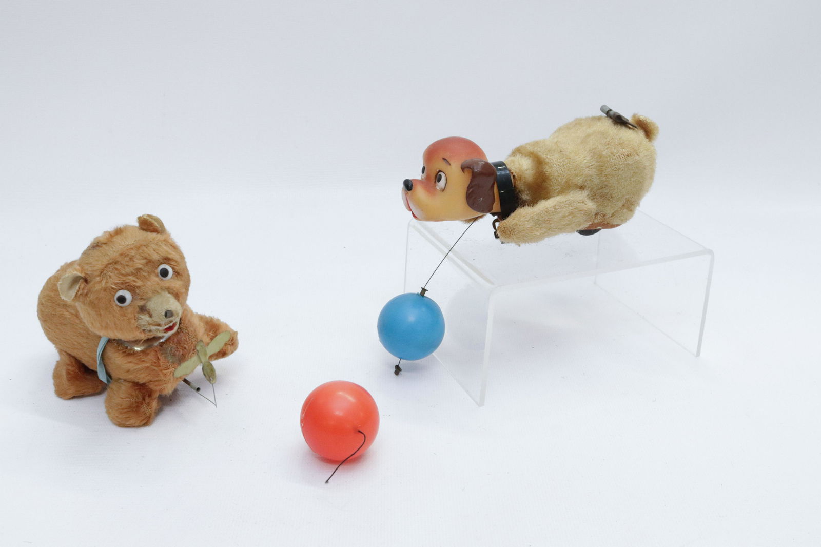 PAIR OF WIND-UP TOYS: CAT AND DOG MADE IN JAPAN 4" TO 6" L