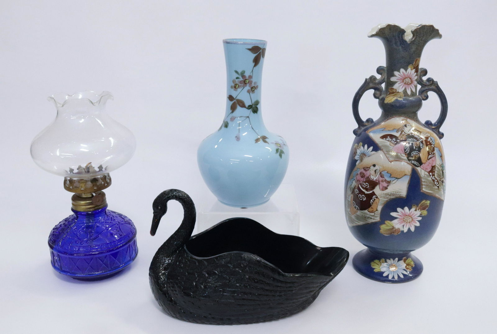 GROUP LOT OF GLASS (1 of 3)