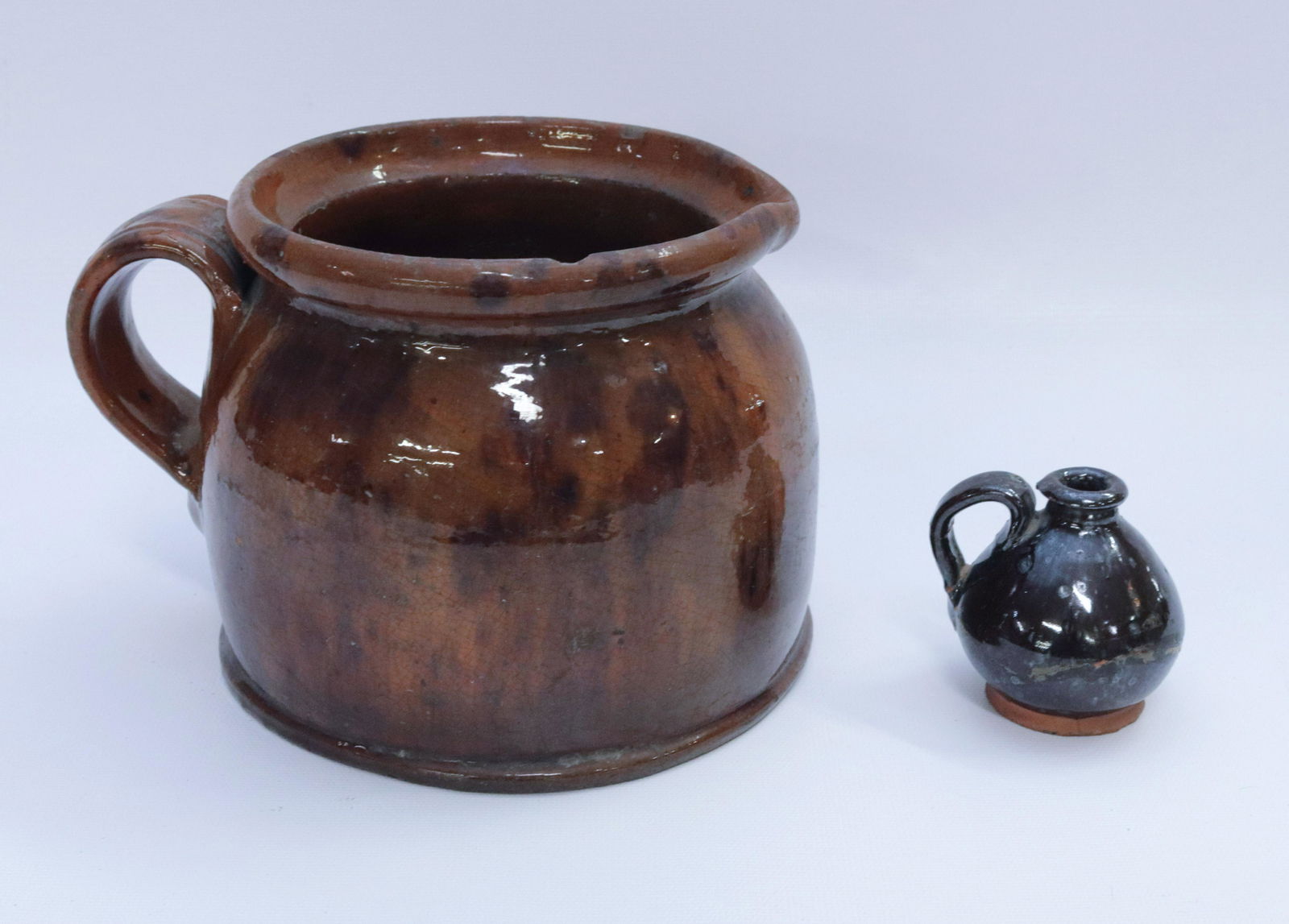 PAIR OF REDWARE PIECES (1 of 4)