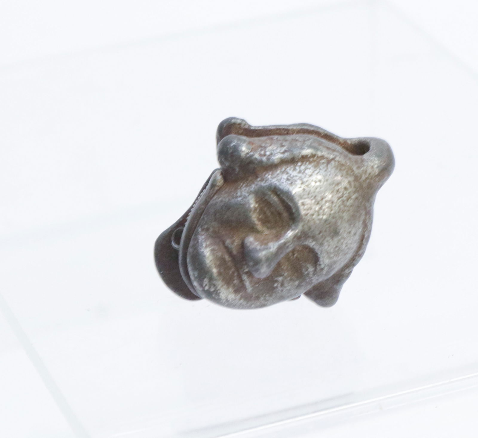 19TH CENTURY CAST IRON CAP BOMB: IN THE FORM OF GEORGE WASHINGTON 1 1/2"