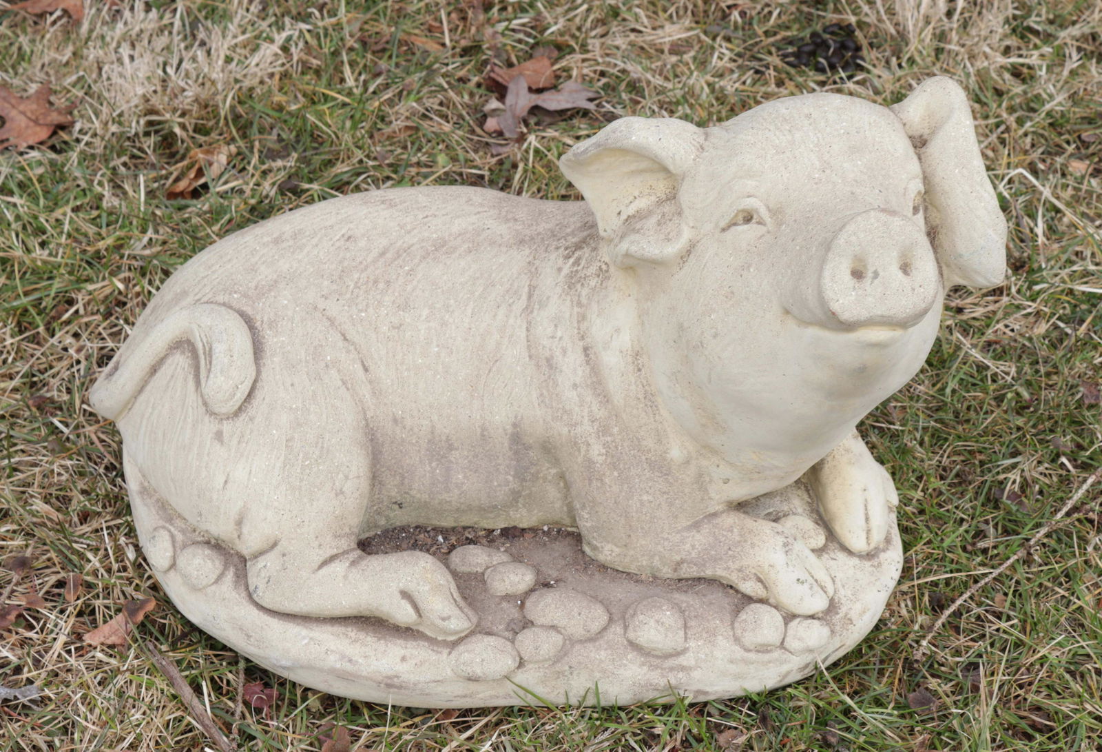 CAST CEMENT PIG: NICE DETAIL Dimensions: 11" X 16"