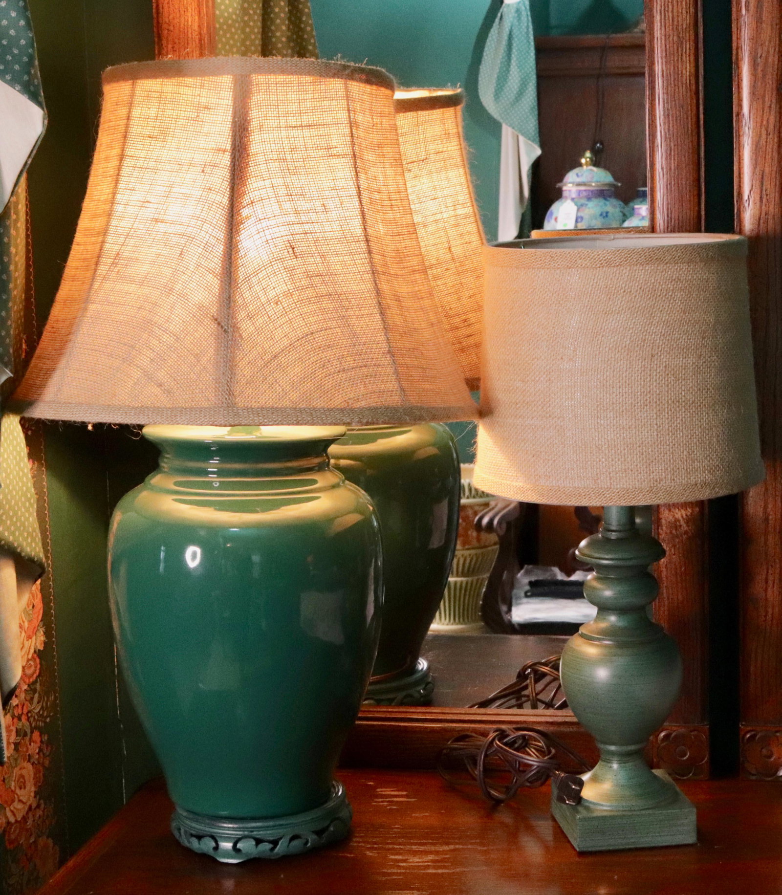 PAIR OF TABLE LAMPS: CERAMIC WITH WOODEN BASE - BURLAP SHADES SIZE: 19" TO 24" H