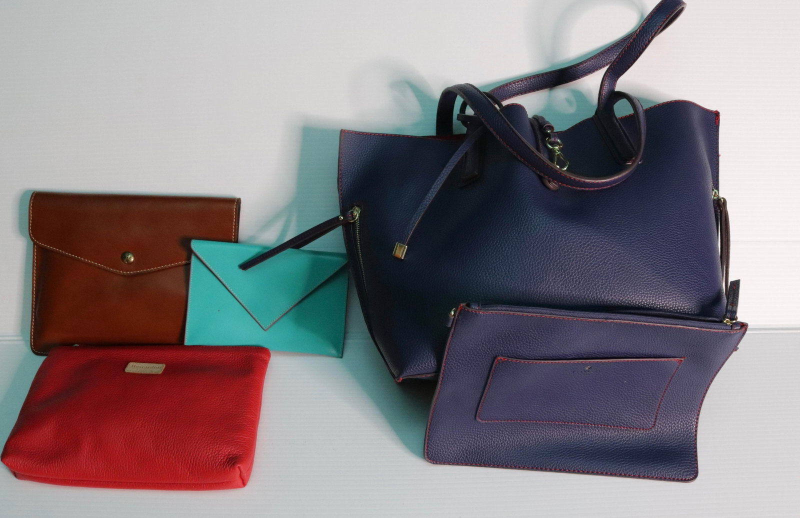 GROUP LOT OF LEATHER GOODS: (5) PIECES INCLUDING - LARGE TOTE AND SMALLER BAGS