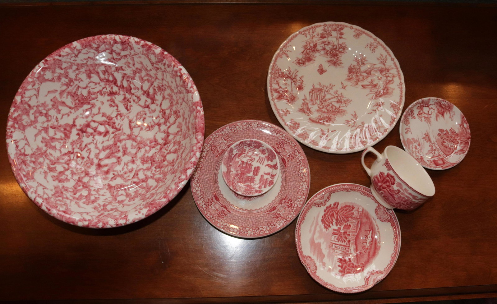 GROUP LOT OF RED AND WHITE TRANSFERWARE: (9) PIECES INCLUDING - PLATES, SAUCERS, AND BOWL SIZE: BOWL 9 3/4" D